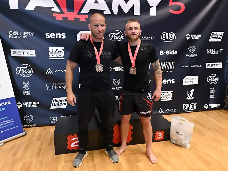Dvaja pretekári klubu s medailami — Submission Fighting Academy Hlohovec